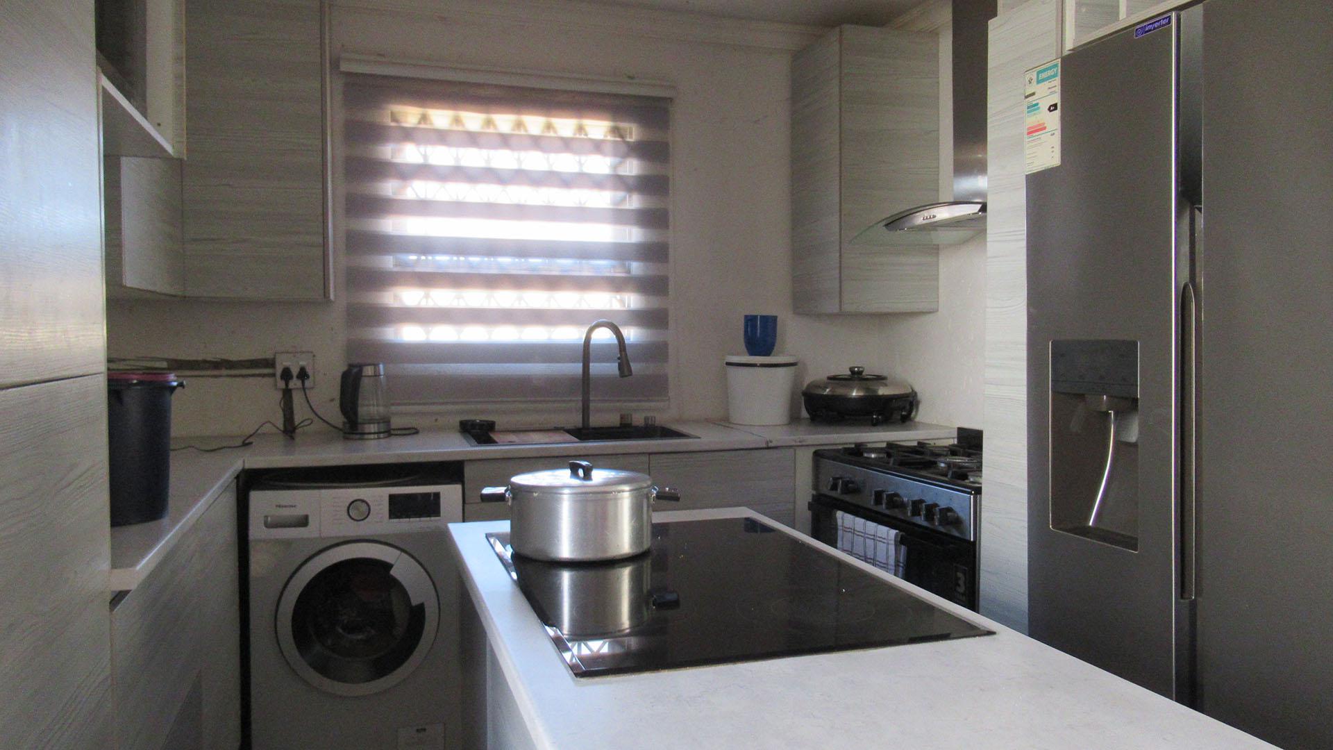 Kitchen - 10 square meters of property in Doornkop