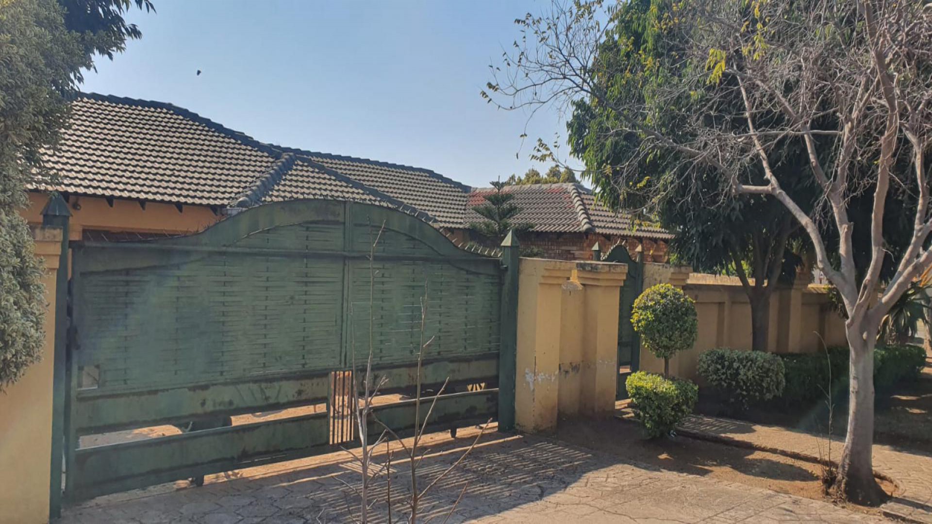 Front View of property in Kirkney