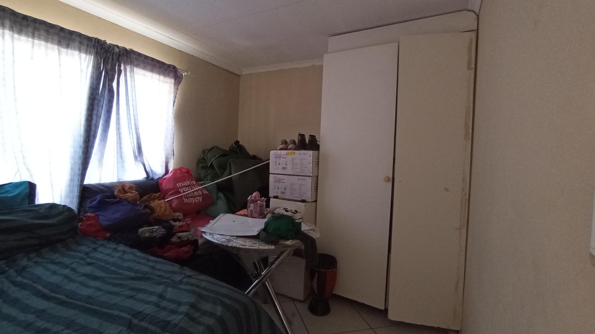 Bed Room 2 - 13 square meters of property in Kirkney