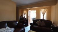Lounges - 15 square meters of property in Kirkney