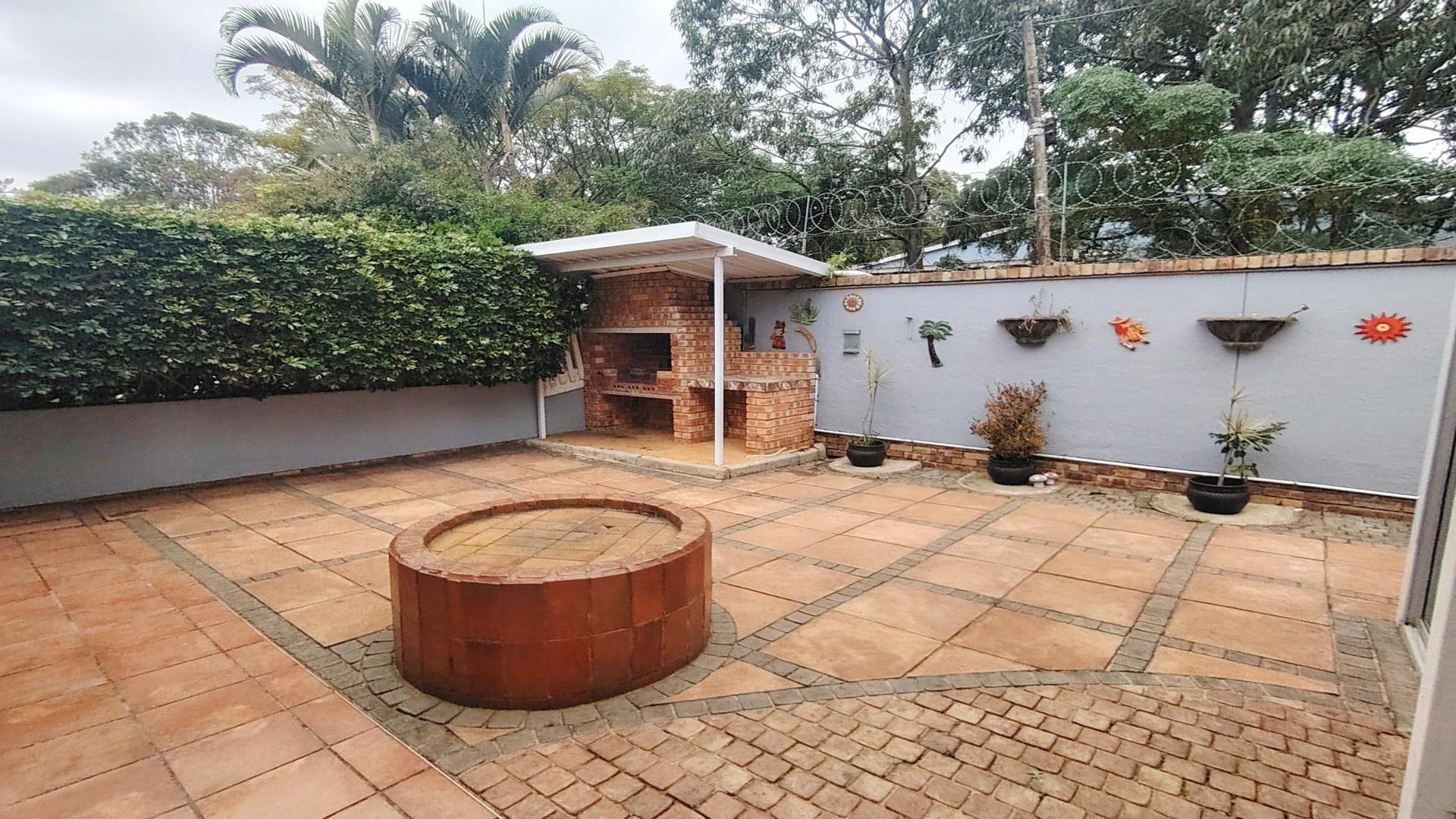 Braai Area of property in Uvongo
