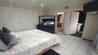 Bed Room 2 of property in Uvongo