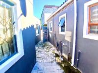  of property in Delft