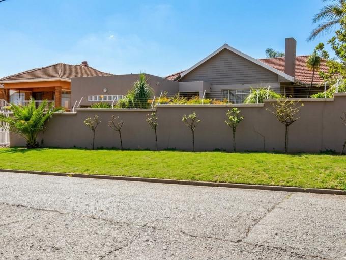 4 Bedroom House for Sale For Sale in Linmeyer - MR716218