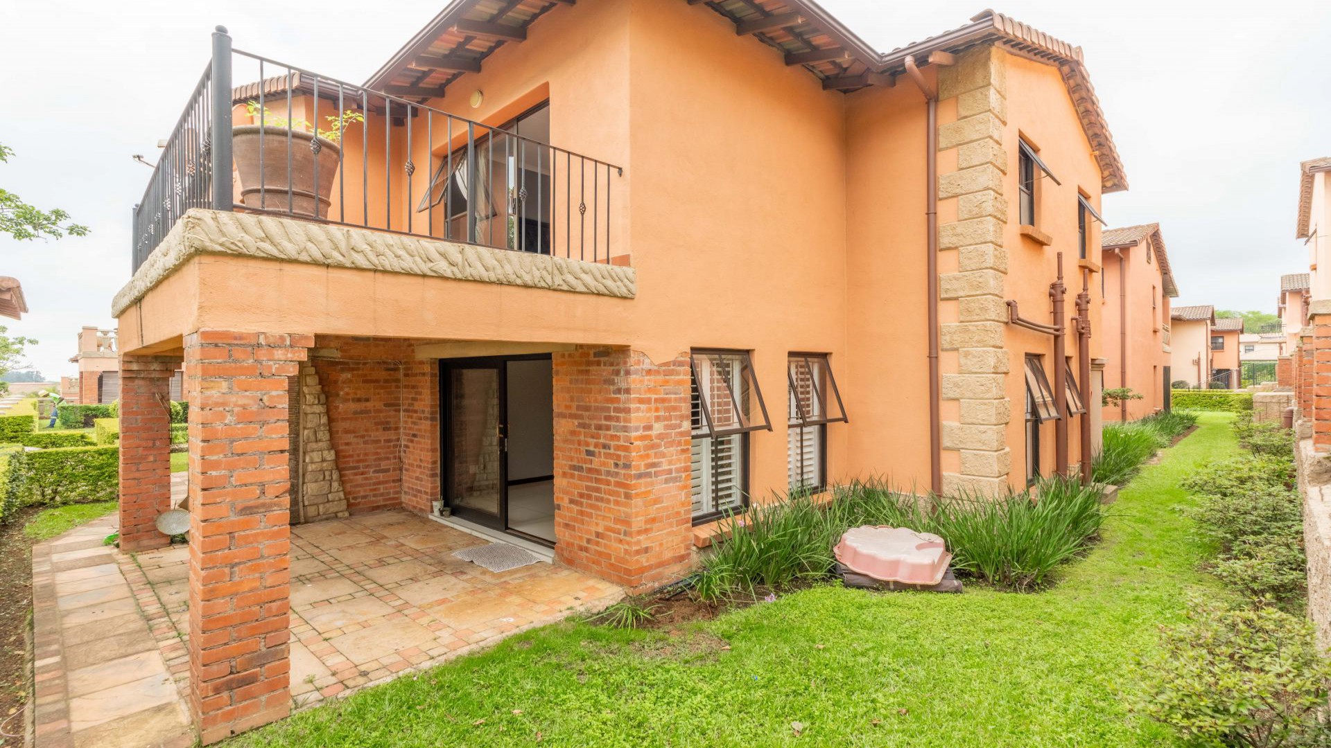 Front View of property in Plantations