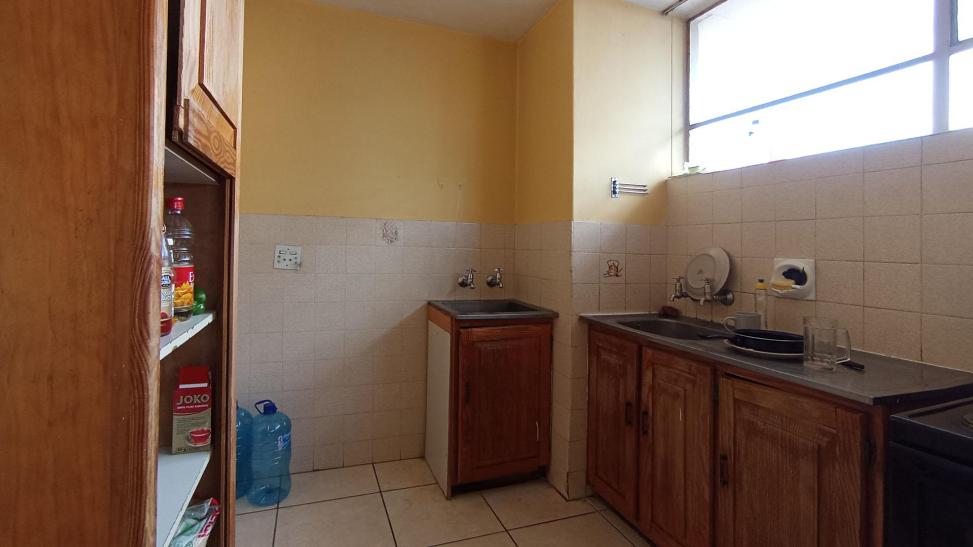 Kitchen - 9 square meters of property in Sunnyside