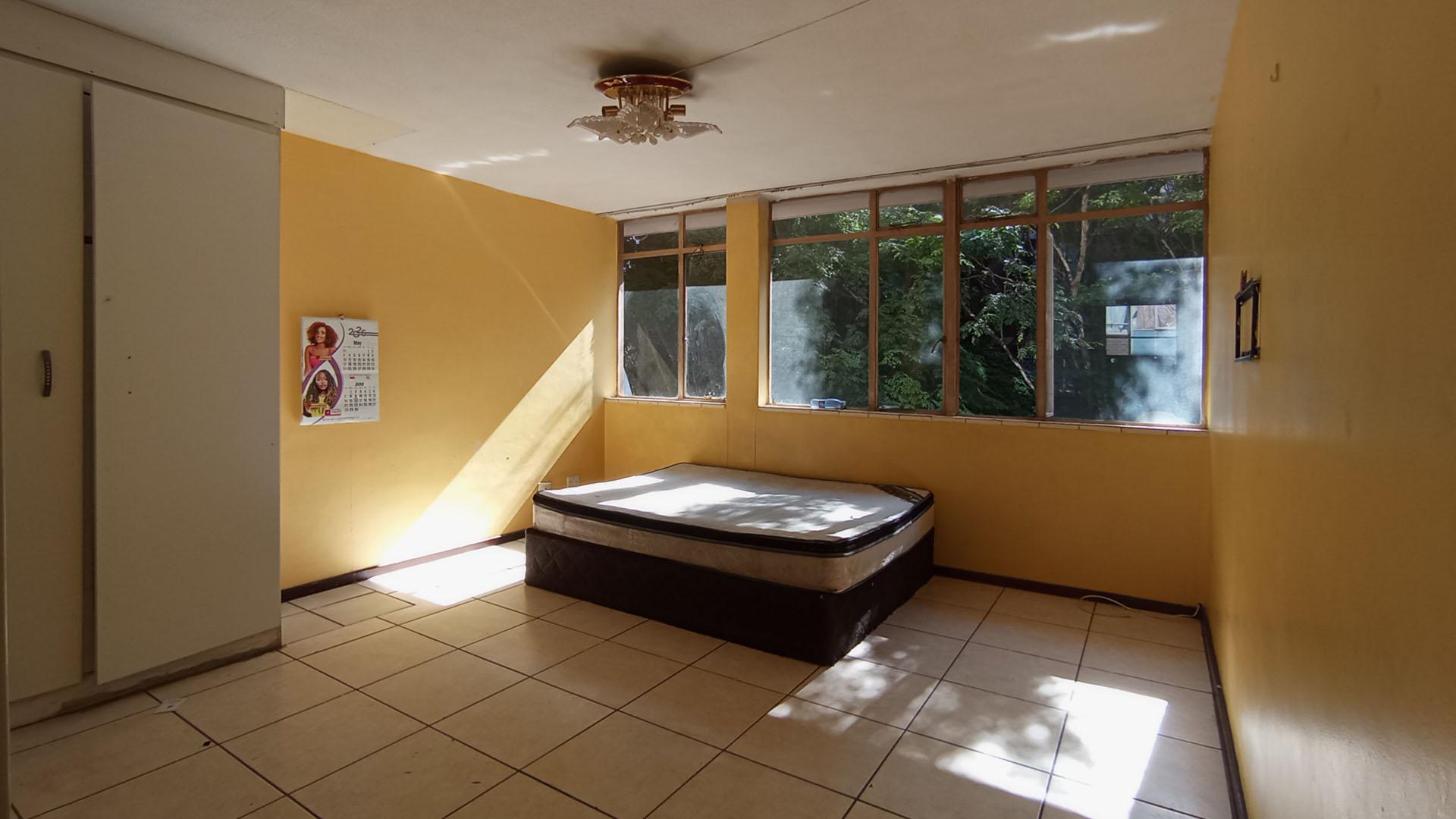 Bed Room 1 - 17 square meters of property in Sunnyside
