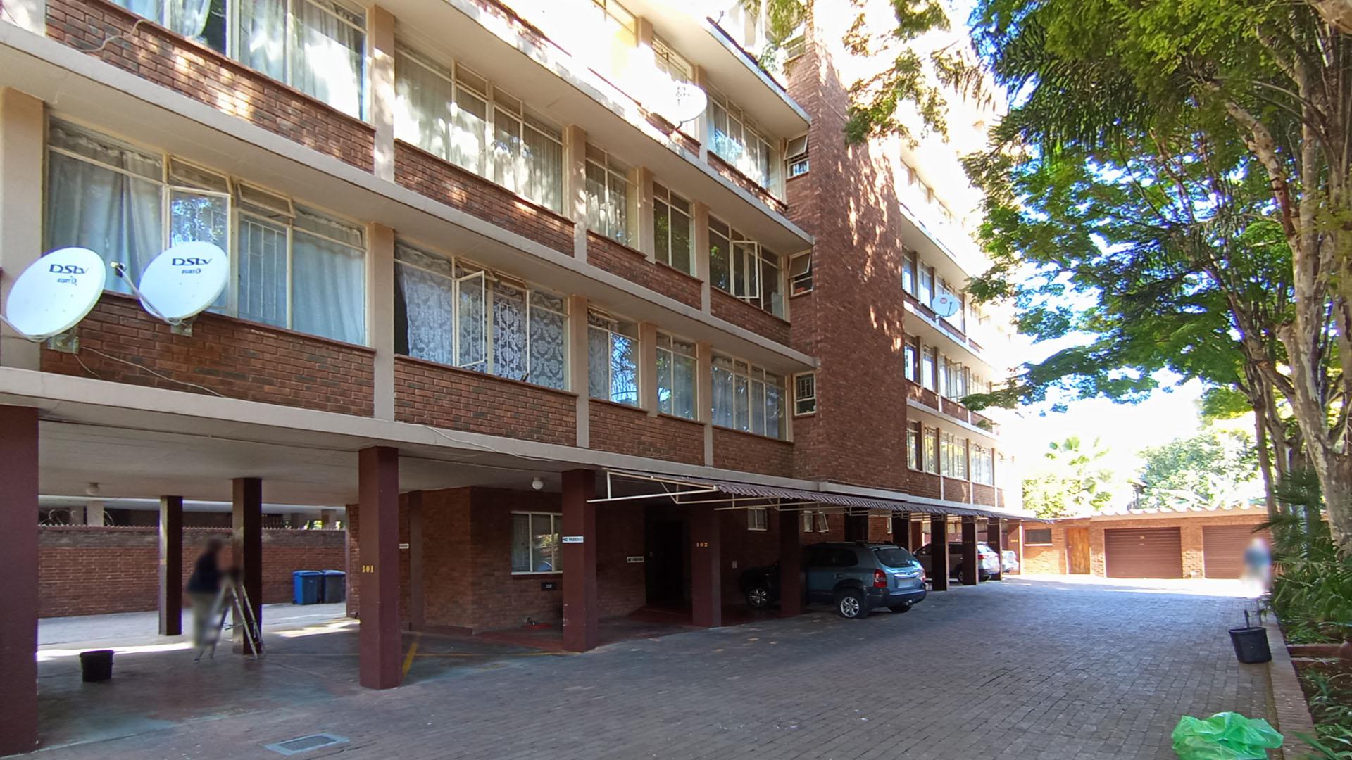 Front View of property in Sunnyside
