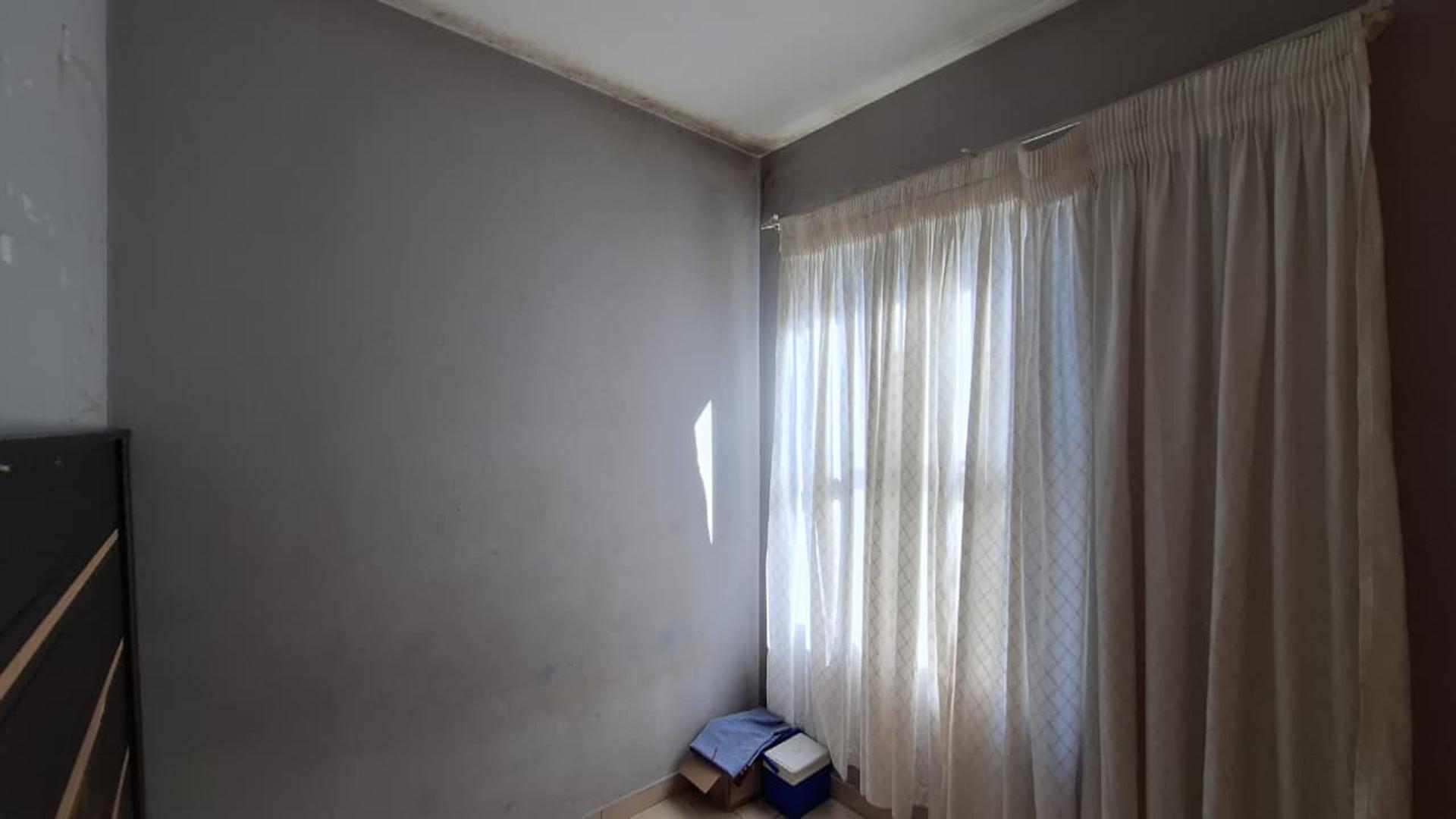 Bed Room 2 - 7 square meters of property in The Stewards