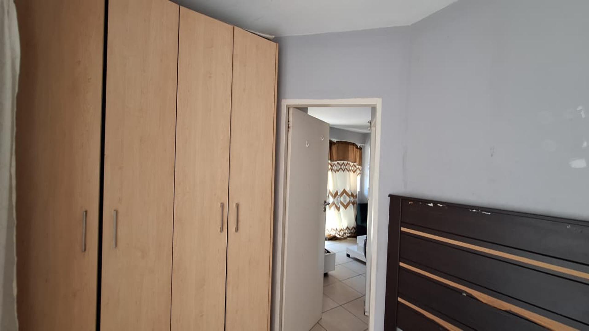 Bed Room 2 - 7 square meters of property in The Stewards