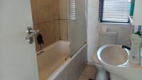 Bathroom 1 of property in The Stewards