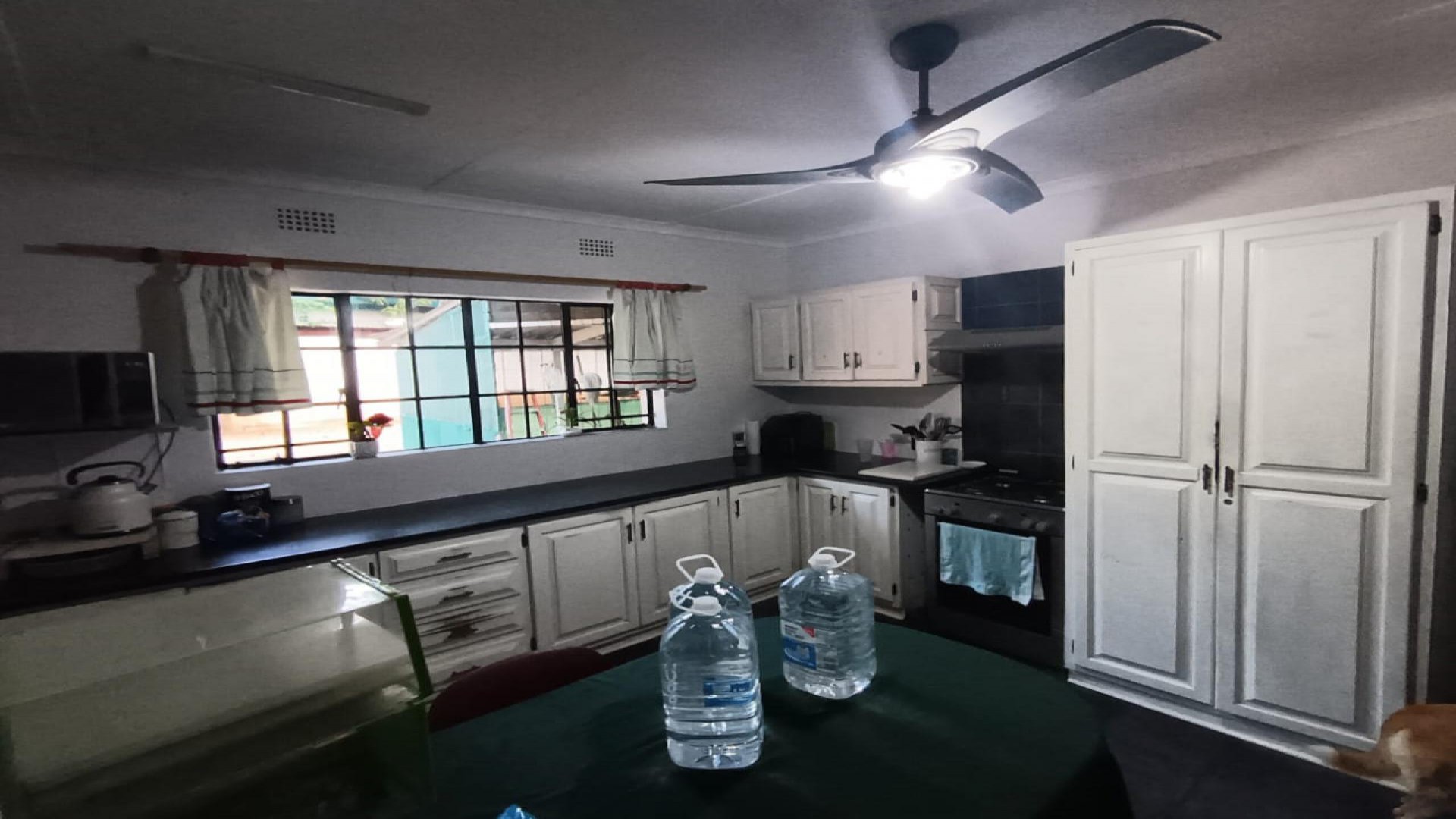 Kitchen of property in West Acres