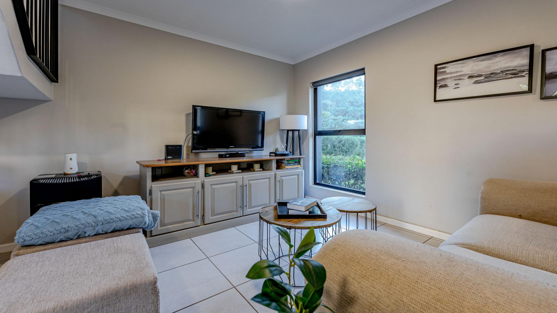 Lounges of property in Waterfall