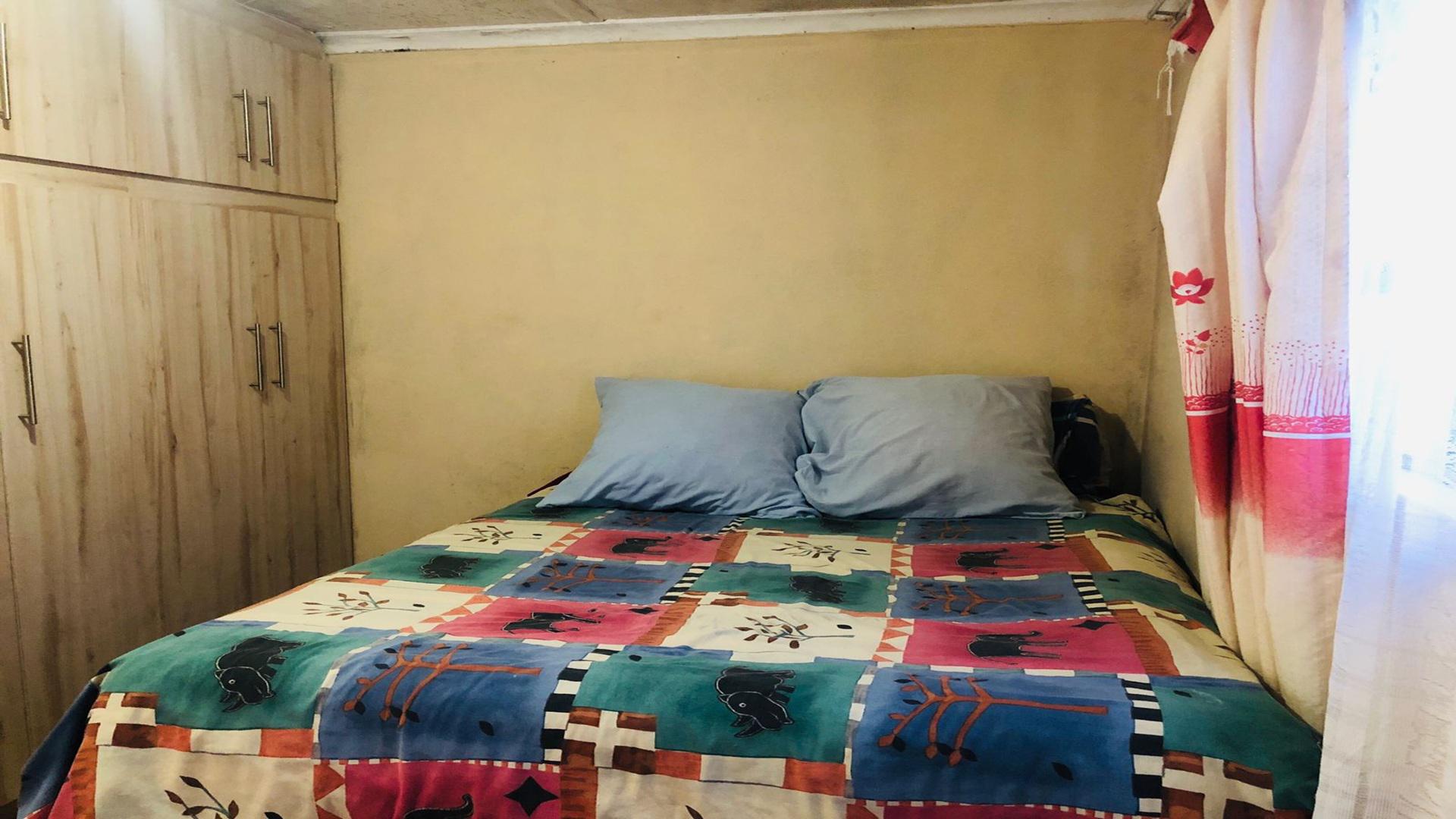 Bed Room 1 of property in Motherwell