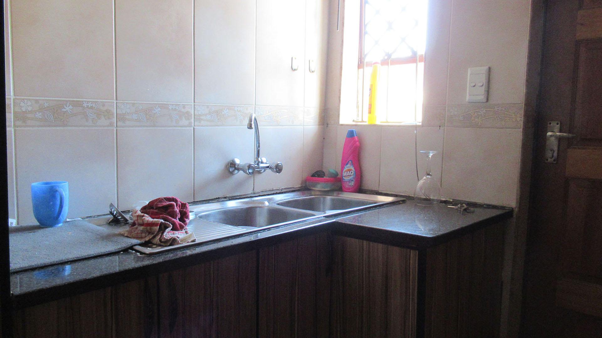 Kitchen - 9 square meters of property in Birch Acres