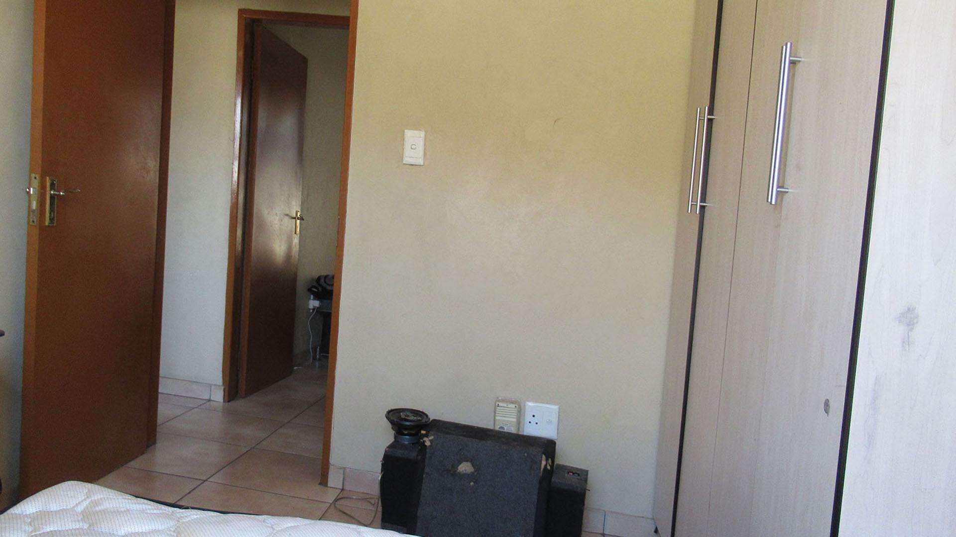 Bed Room 1 - 10 square meters of property in Birch Acres