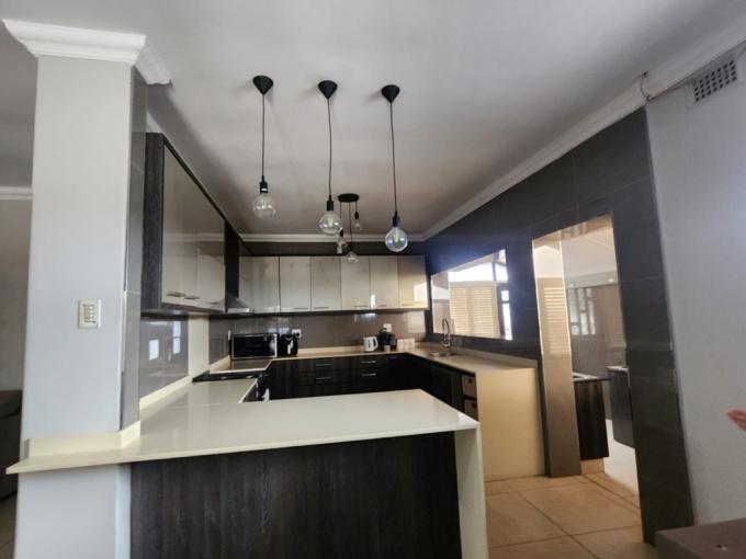 3 Bedroom House to Rent in Bluff - Property to rent - MR716325