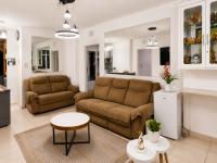 of property in Doonside