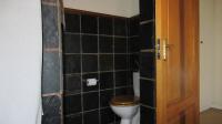 Main Bathroom - 7 square meters of property in Magaliessig