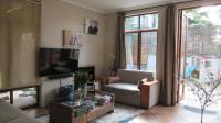 Lounges - 19 square meters of property in Magaliessig