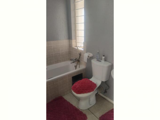 1 Bedroom Apartment for Sale For Sale in Klippoortjie AH - MR716364