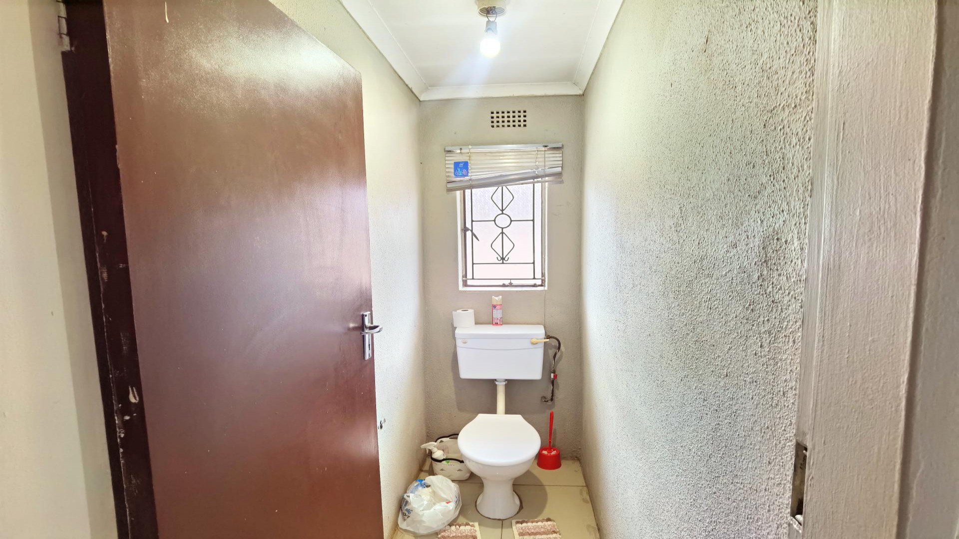 Bathroom 1 of property in Soshanguve