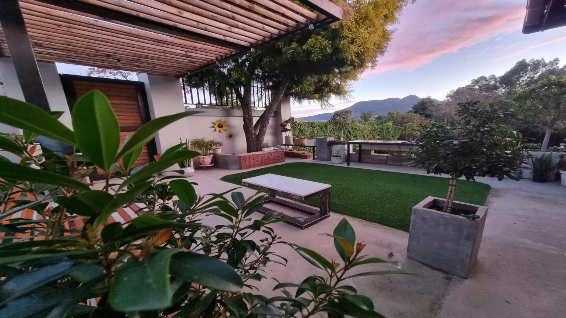Spaces of property in Paarl