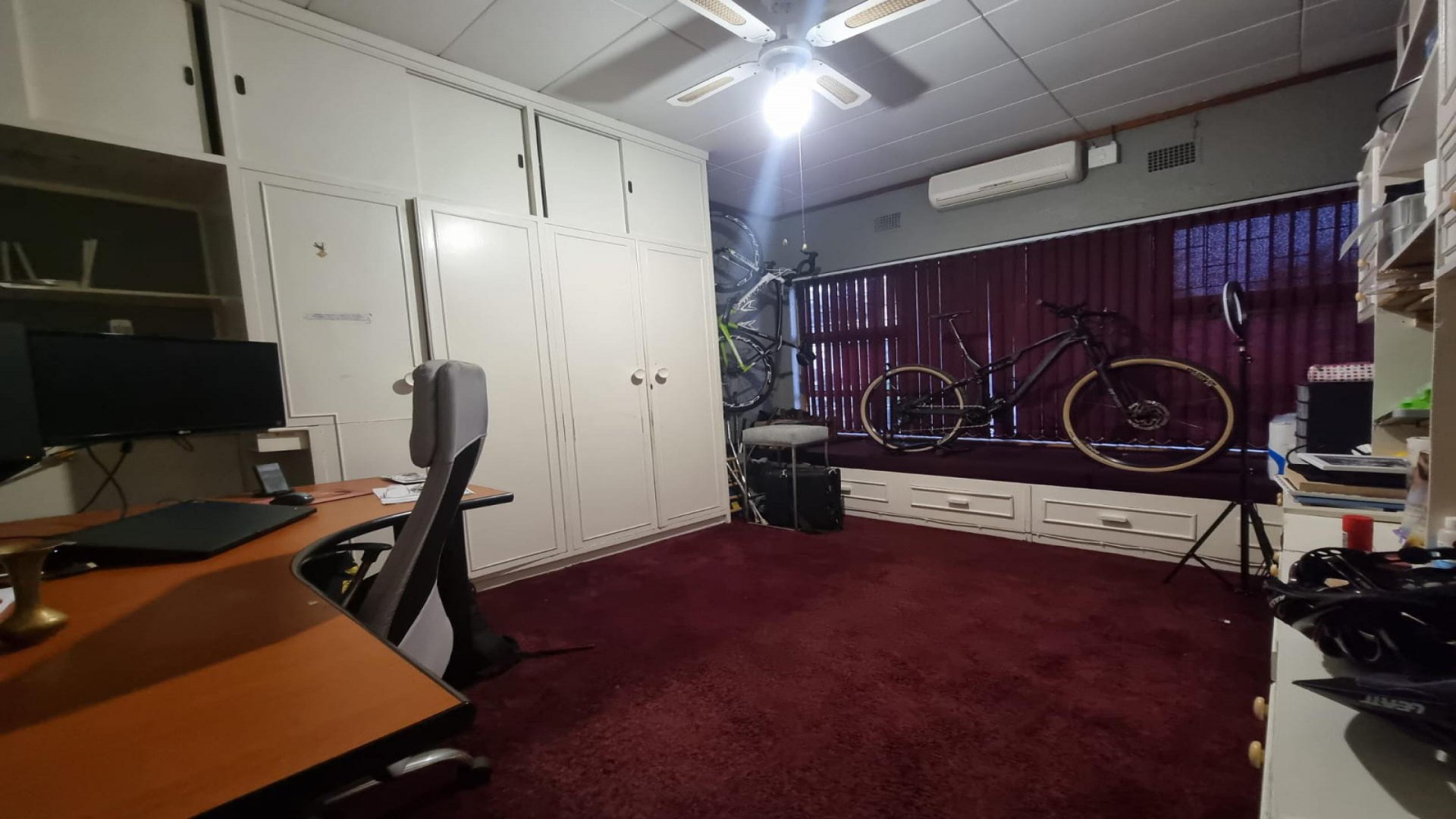 Bed Room 1 of property in Paarl