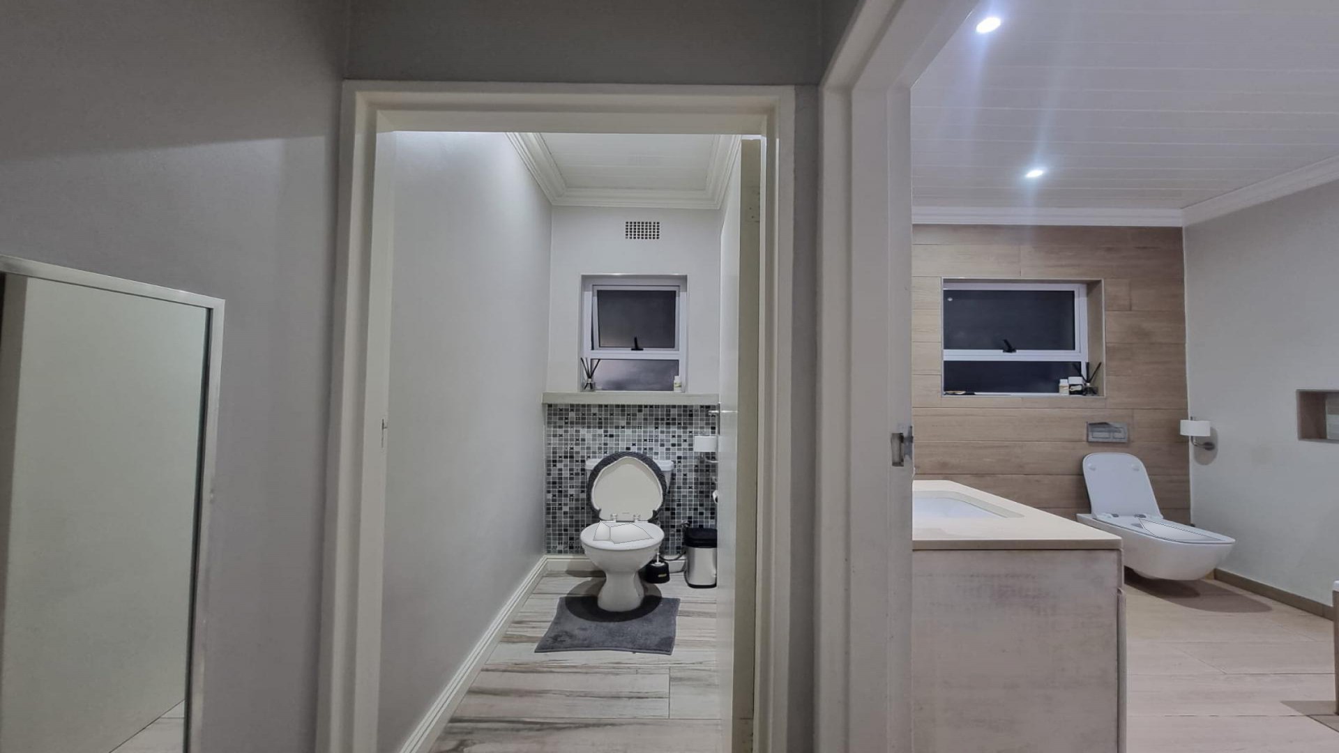 Bathroom 2 of property in Paarl