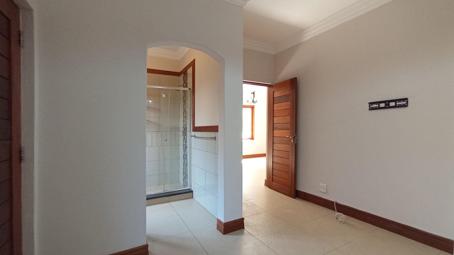 Bed Room 1 - 14 square meters of property in Hartbeespoort