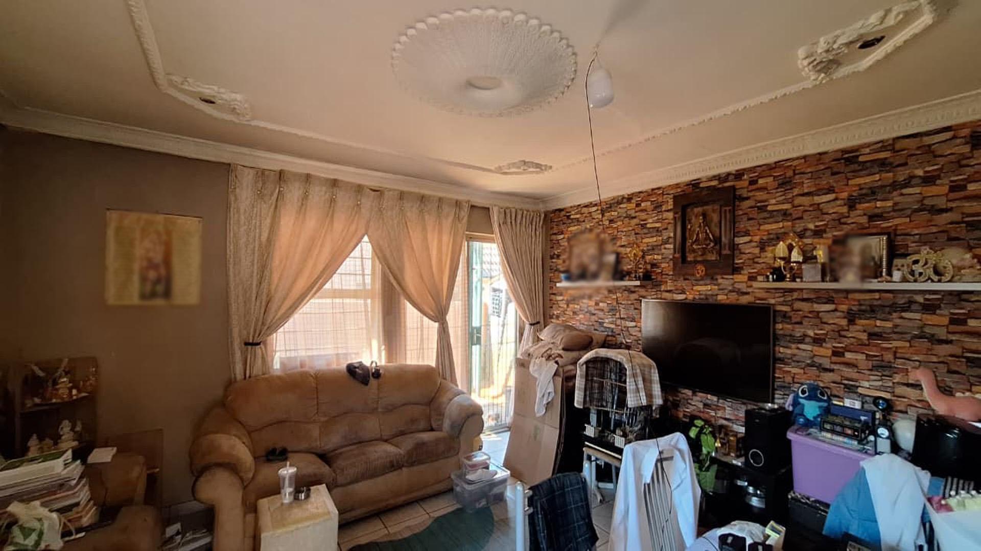 Lounges - 26 square meters of property in Georginia