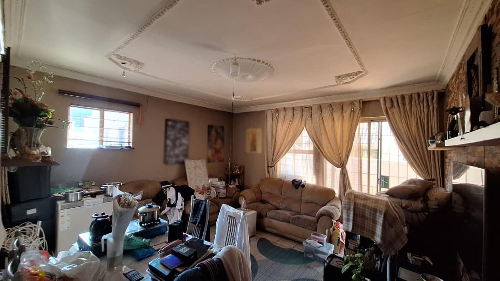 Lounges - 26 square meters of property in Georginia