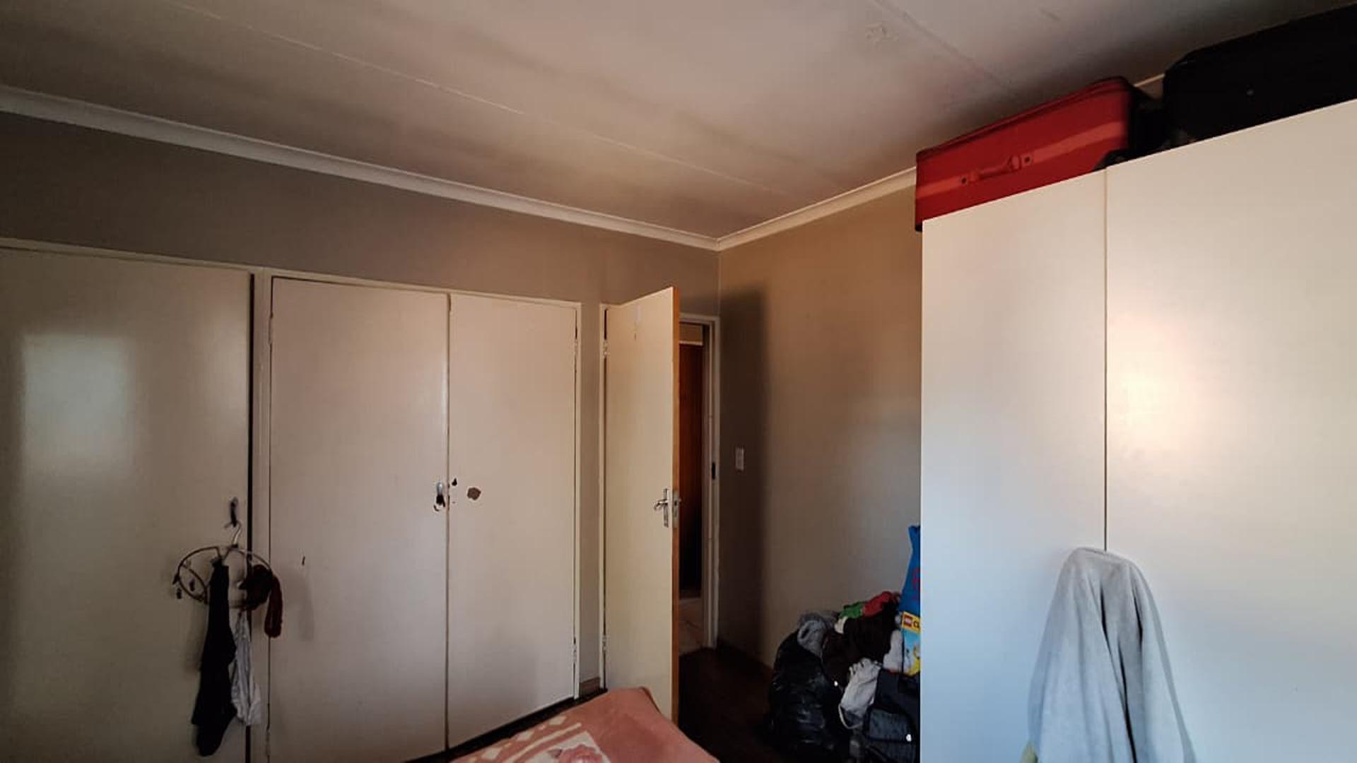 Bed Room 2 - 12 square meters of property in Georginia