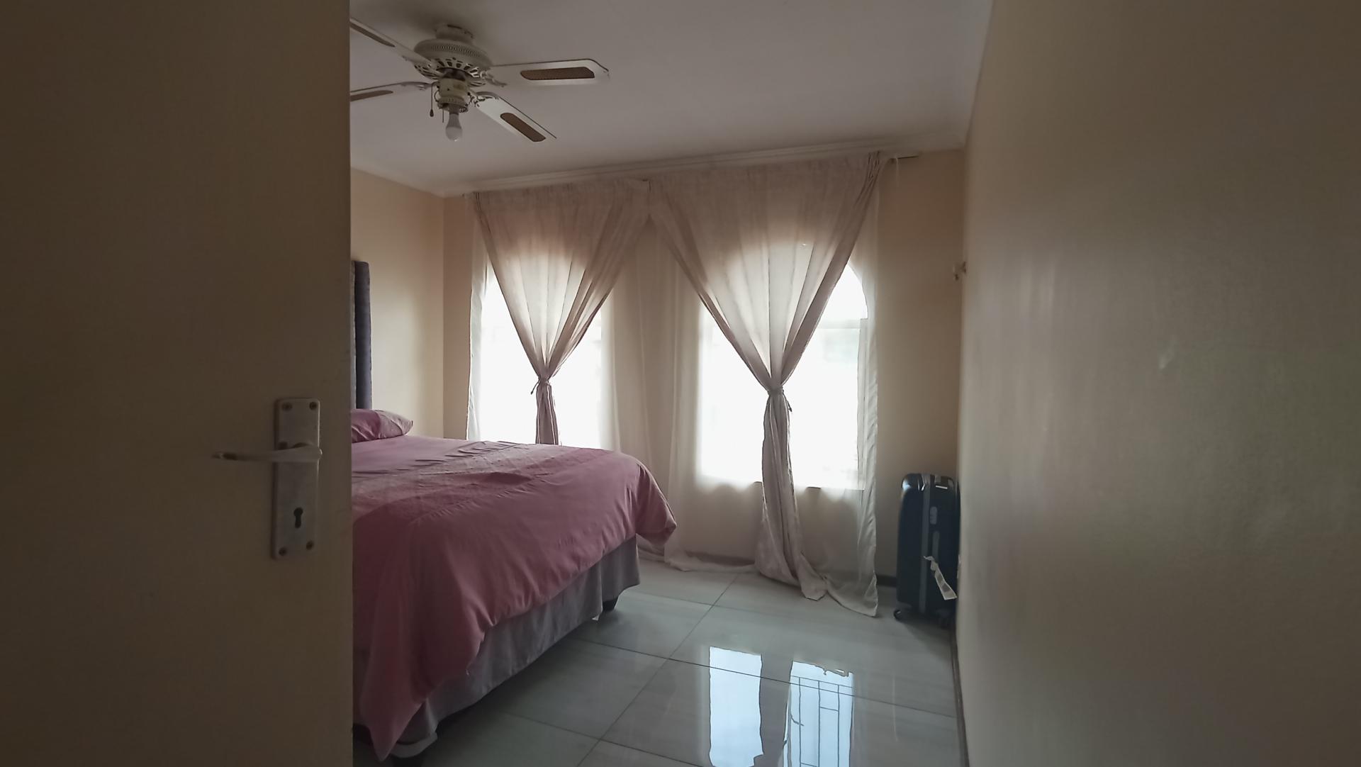Bed Room 2 - 16 square meters of property in Doornpoort