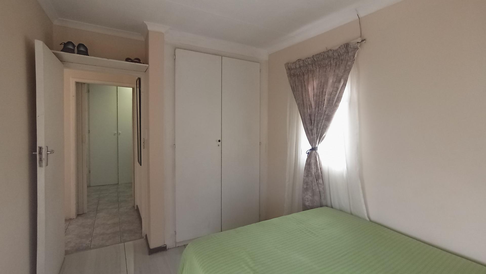 Bed Room 1 - 9 square meters of property in Doornpoort