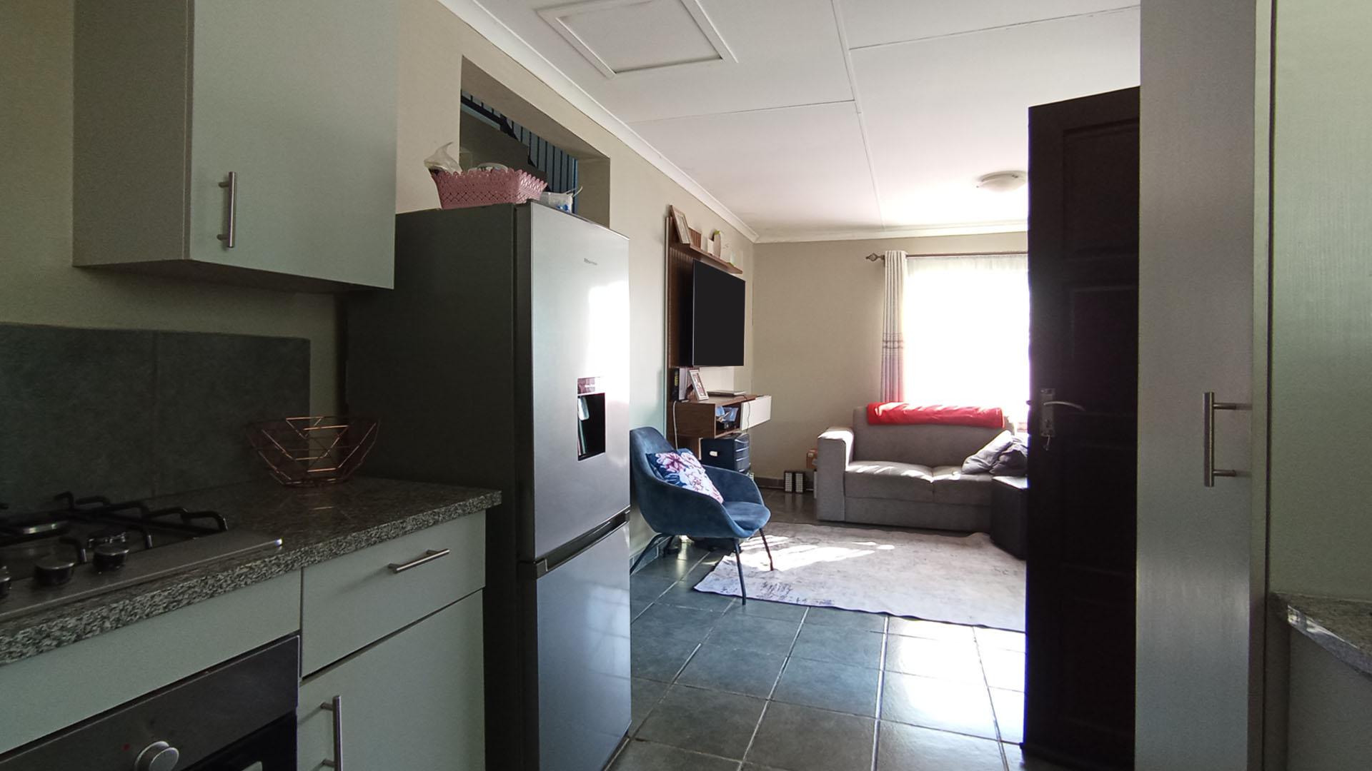 Kitchen - 10 square meters of property in Summerset