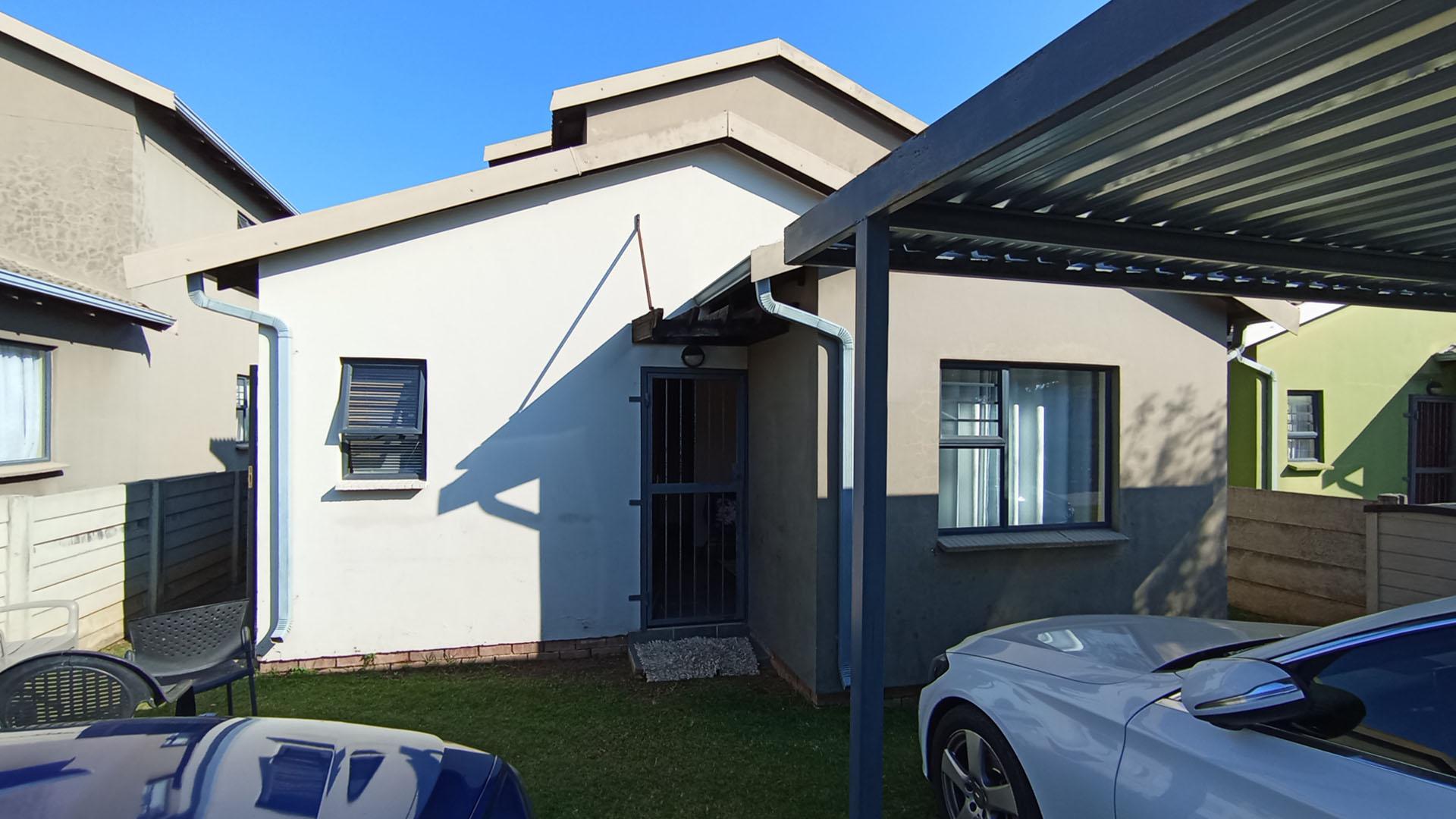 Front View of property in Summerset