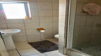 Bathroom 1 of property in Cruywagenpark