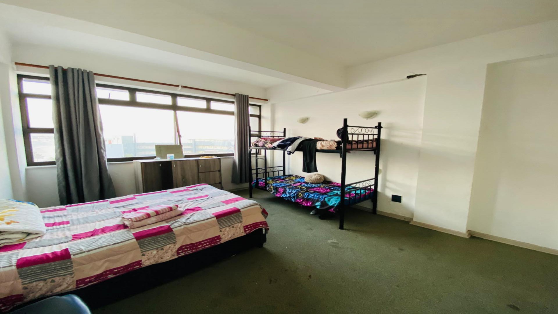 Bed Room 1 of property in Margate