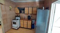 Kitchen of property in Weavind Park