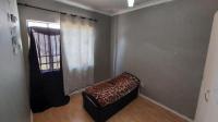 Bed Room 1 of property in Weavind Park