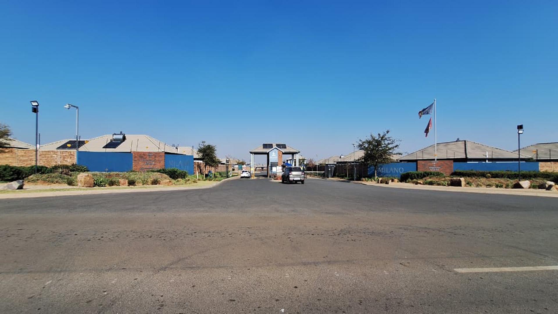Front View of property in Sky City