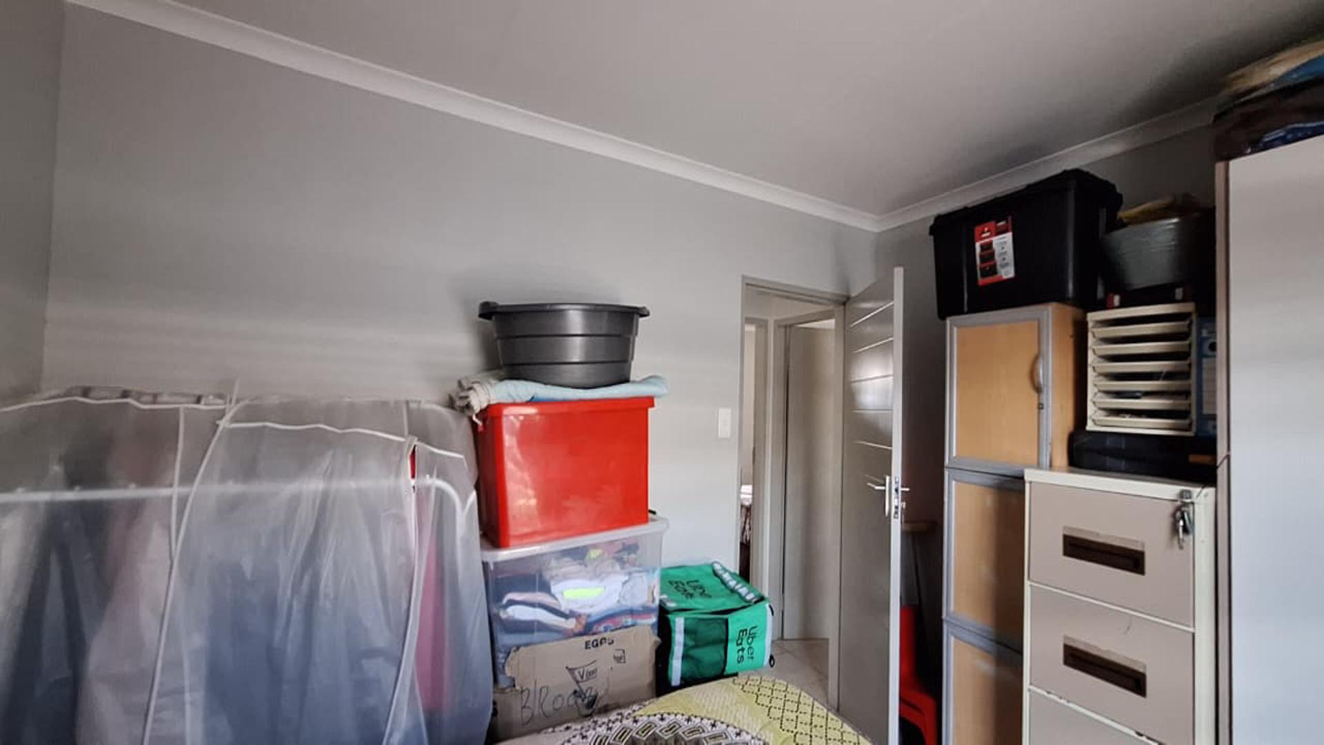 Bed Room 2 - 12 square meters of property in Sky City