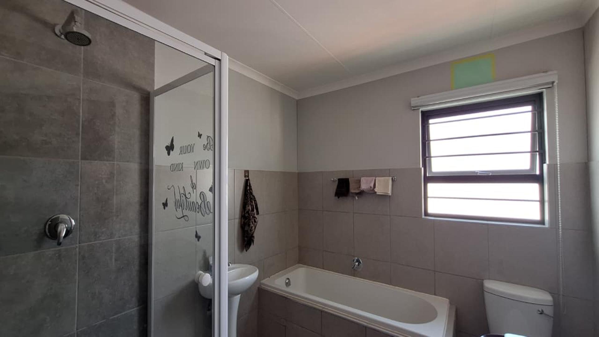 Bathroom 1 - 8 square meters of property in Sky City