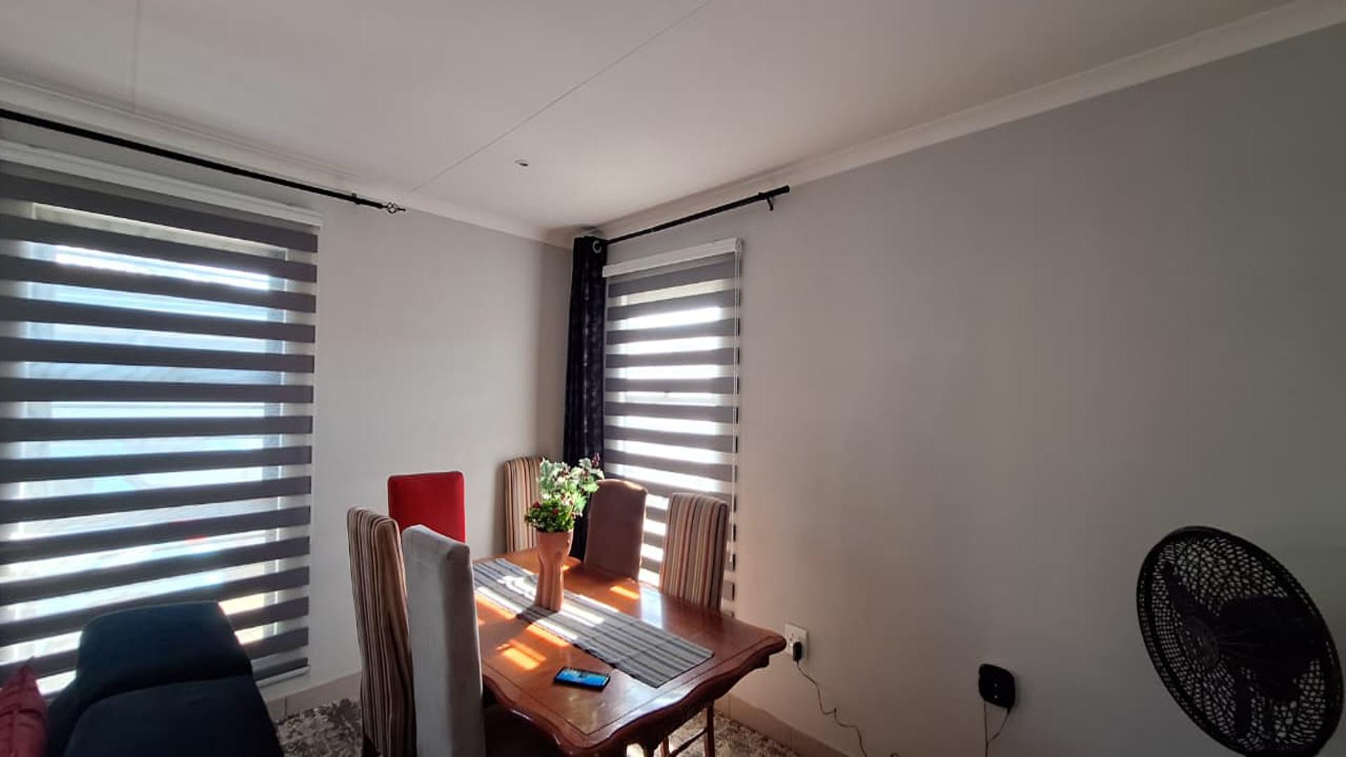 Dining Room - 8 square meters of property in Sky City
