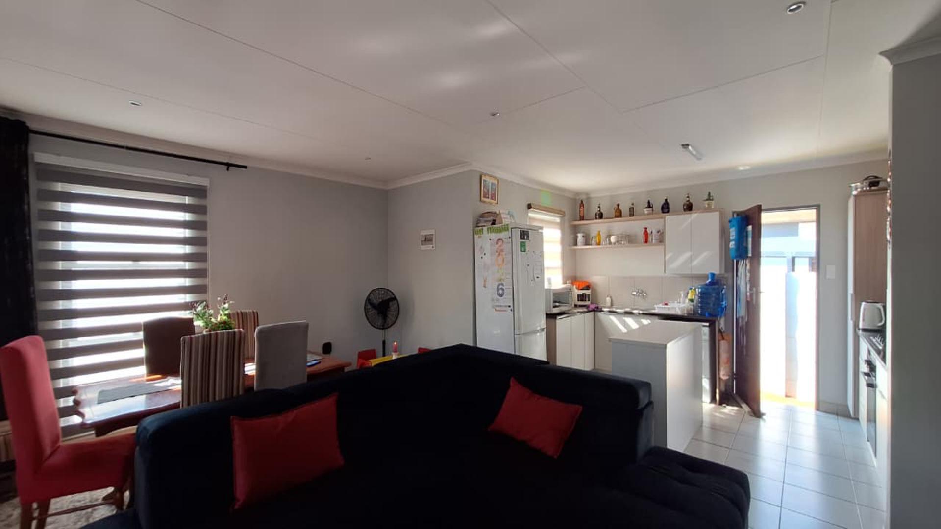 Lounges - 19 square meters of property in Sky City