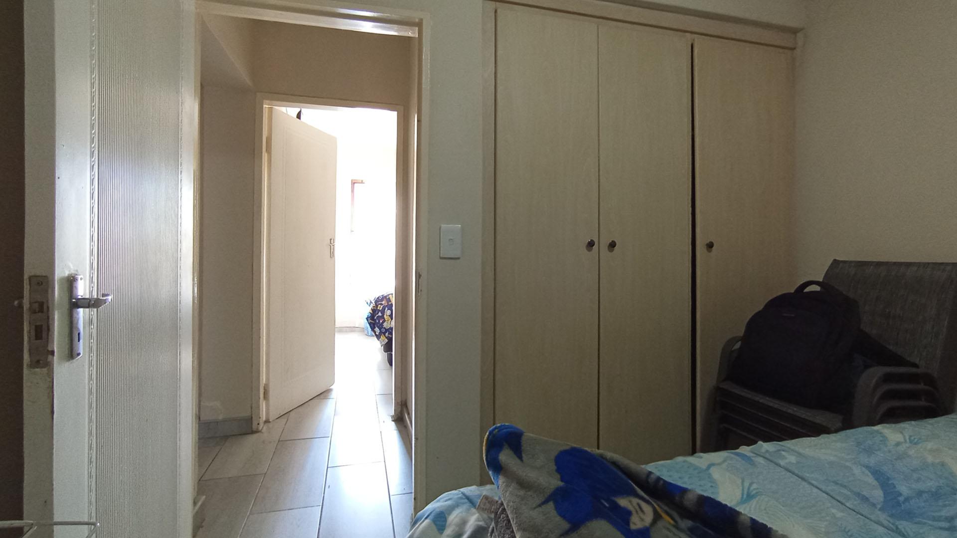 Bed Room 2 - 10 square meters of property in Halfway Gardens