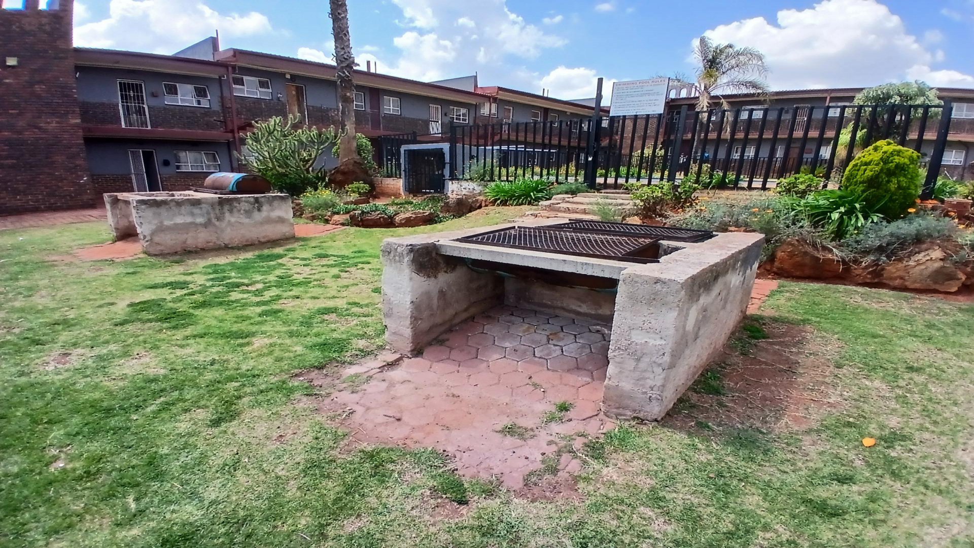 Braai Area of property in Horison View