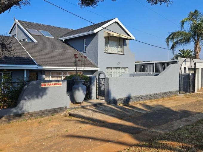3 Bedroom House for Sale For Sale in Bosmont - MR716463