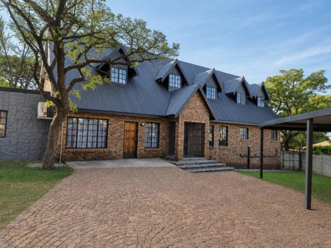 6 Bedroom House for Sale For Sale in Safarituine - MR716477